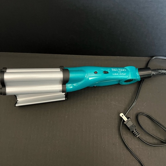 TIGI Other - Bed Head Beach Wave Curler